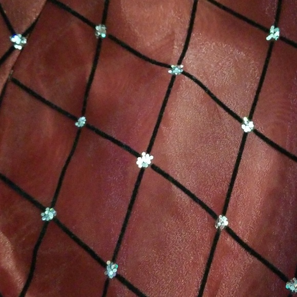 R & M Burgundy Chiffon Blazer - Picture 7 of 7